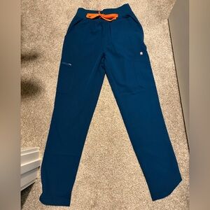 Figs High Waisted Yola Skinny
Scrub Pants